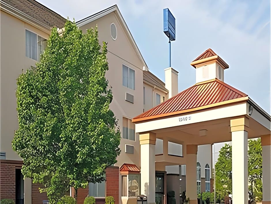 Holiday Inn Express Hotel & Suites Cincinnati-North/Sharonville