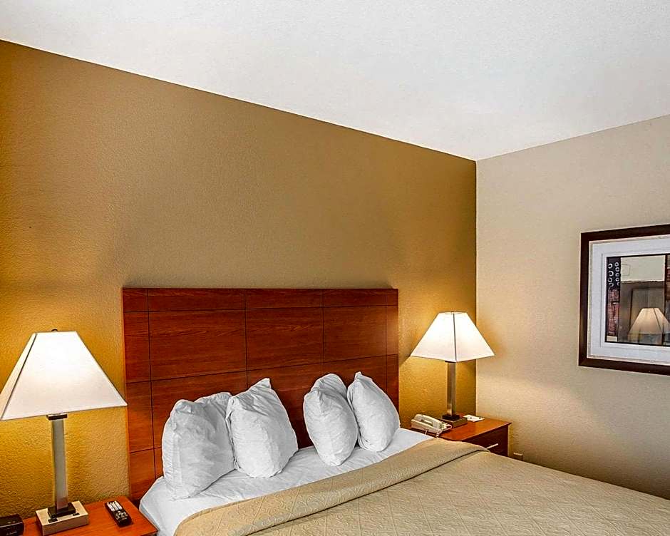 Quality Inn & Suites Mt. Juliet