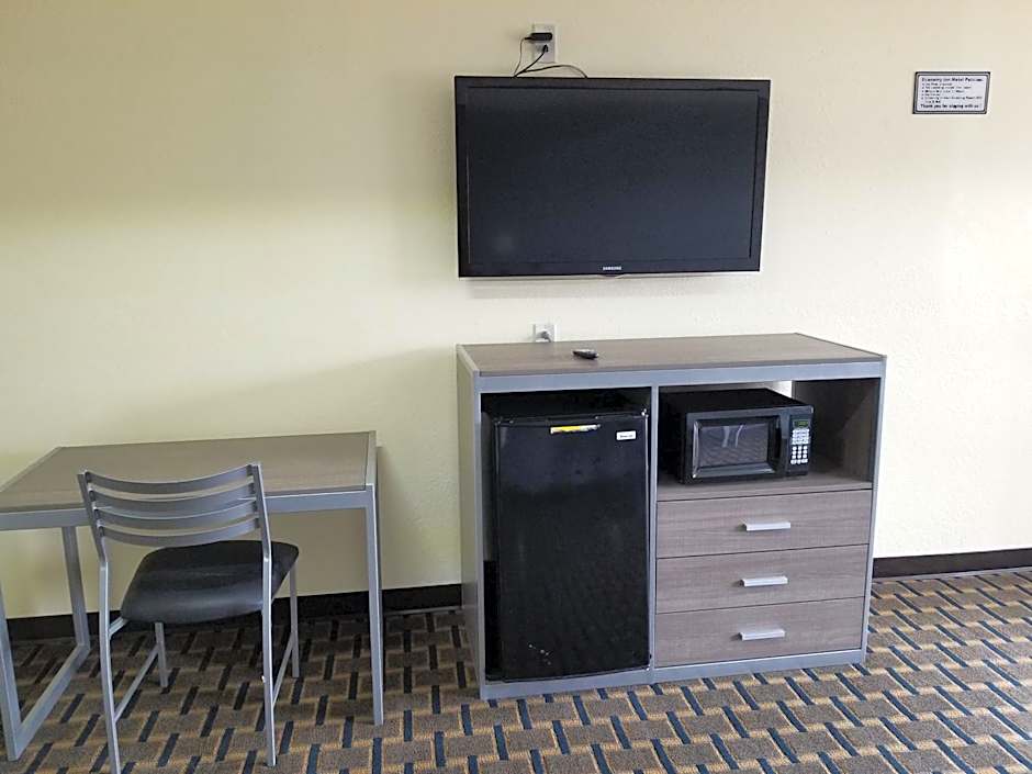 Ameristay Inn & Suites