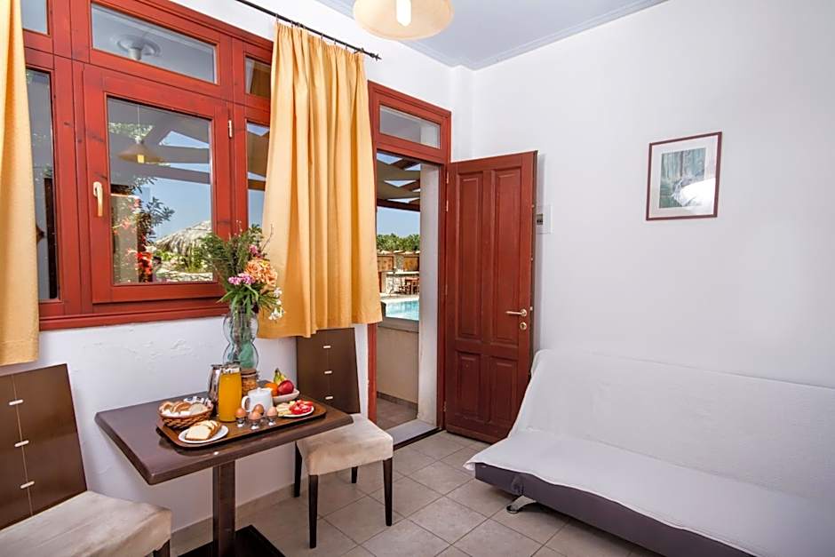 Birds Villa Apartments with Heated Pool - Including Car and Breakfast