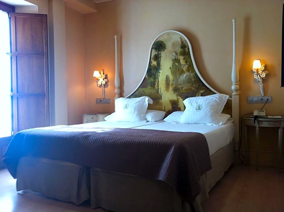 Photo 1 of 9 of Superior Double or Twin Room