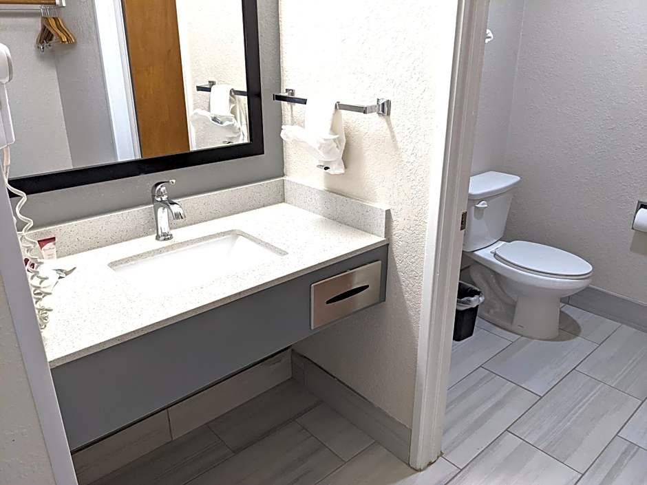 Quality Inn & Suites