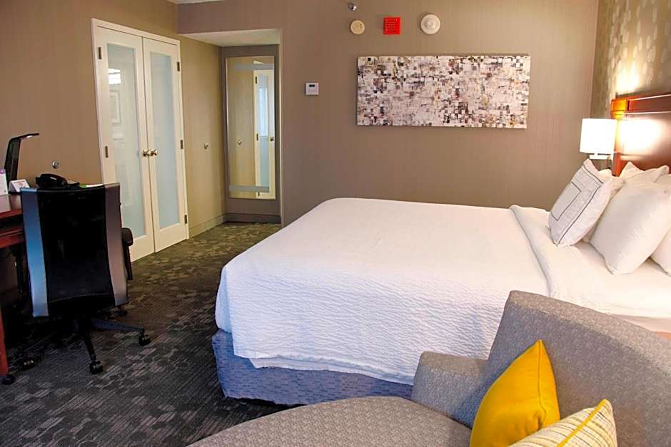 Courtyard by Marriott Waterbury Downtown