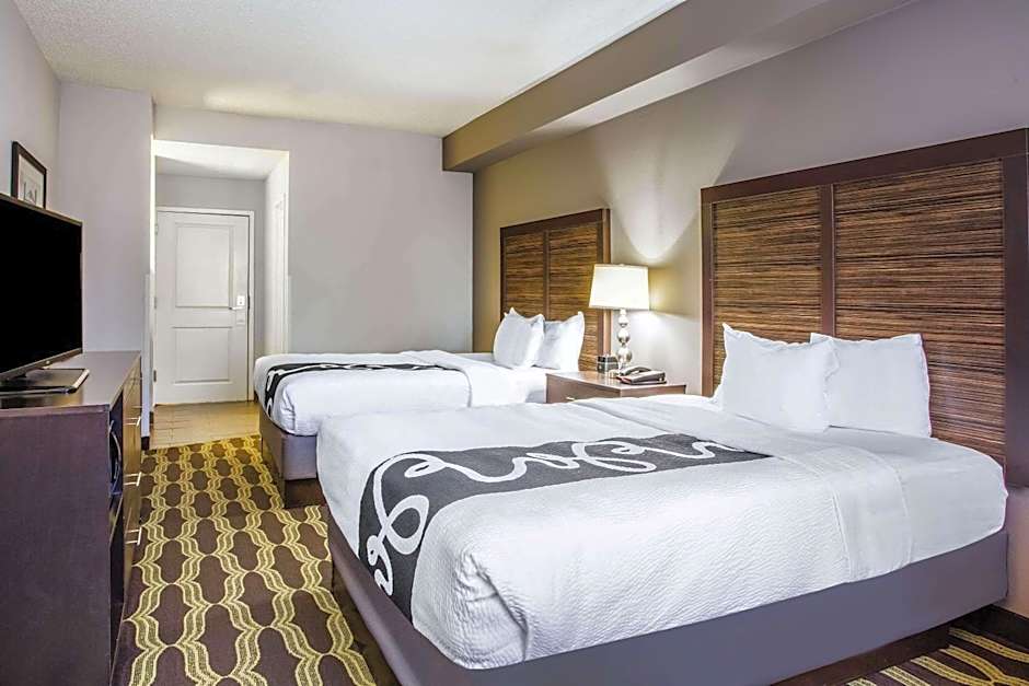 La Quinta Inn & Suites by Wyndham Lynchburg At Liberty Univ.