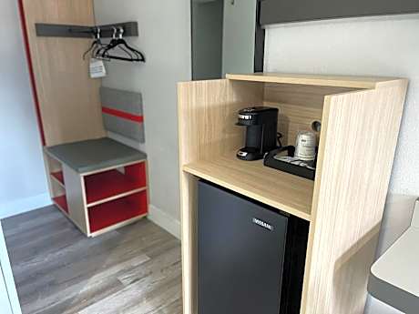 Queen Suite with Two Queen Beds and Full Kitchen - Non-Smoking