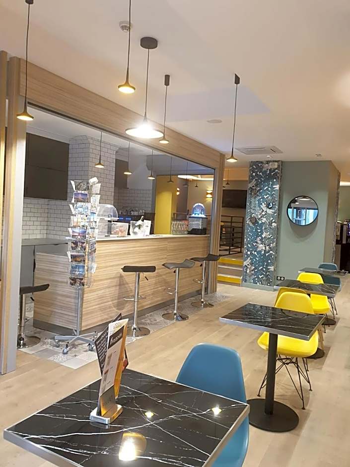 Panam Hotel GAMBETTA- Place Gambetta-Mairie du 20 emme