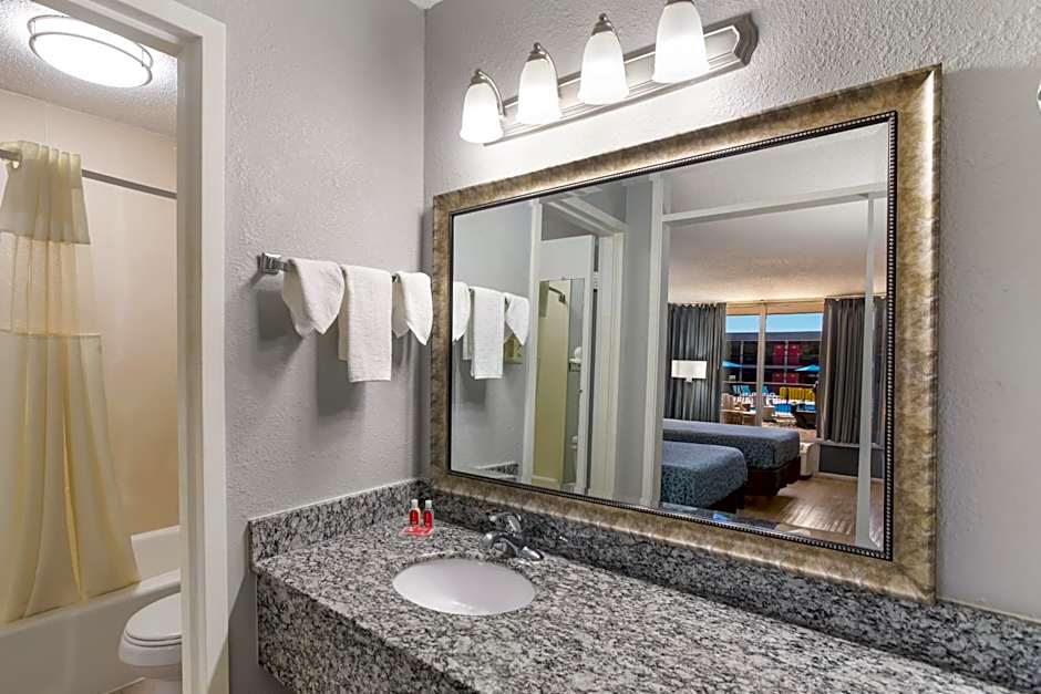 ECONO LODGE CAVE CITY