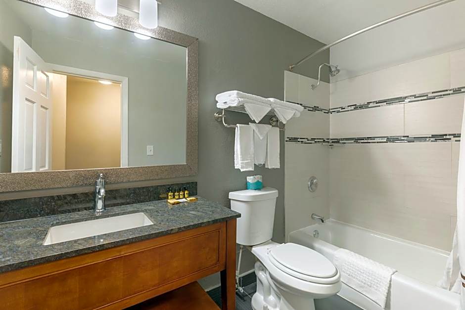 Best Western PLUS Milwaukee West