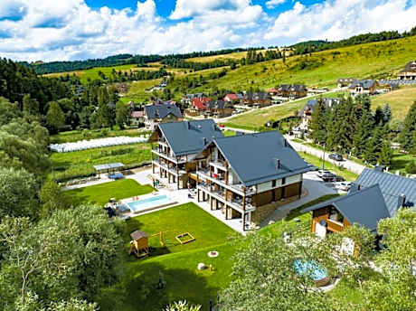 Apartamenty Mariza Szczawnica Jaworki - Sauna, Jacuzzi, Opcja Śniadań Bufetowcyh, 1km od Stoku Narciarskiego, Spokojne Zimowe Ferie Bez Kolejek i Tłumów