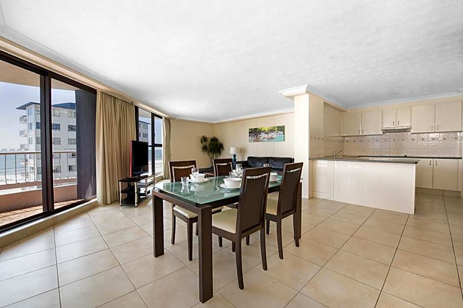 BreakFree Acapulco Surfers Paradise