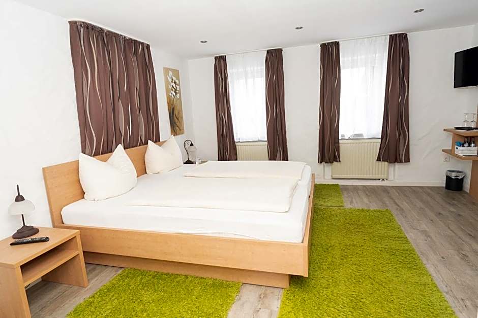 Hotel Garni BURG WALDENSTEIN