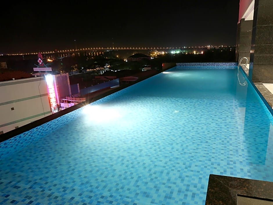 Ninh Kieu Fortuneland Hotel