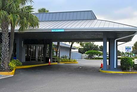 Days Inn by Wyndham Stuart