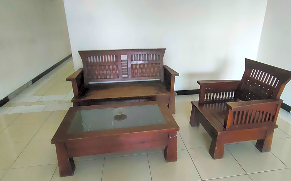 Hotel Savitri Country