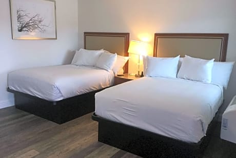 2 Queen Beds Deluxe Non-Smoking