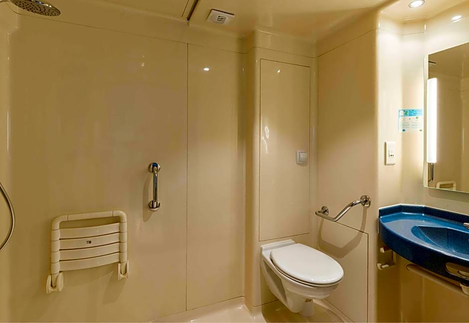 B&B HOTEL Calais Terminal Cité Europe 2 étoiles