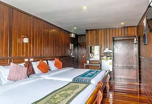 Riverside Chiangkhan