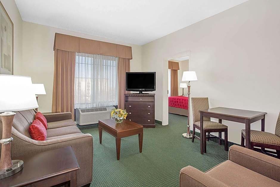 Ramada by Wyndham Denver International Airport
