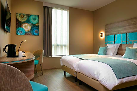 1 Queen Bed, Non-Smoking, Comfort Room, Twin Beds On Request