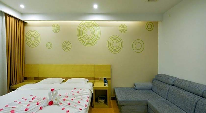 GreenTree Inn Dalian North Railway Station Express Hotel