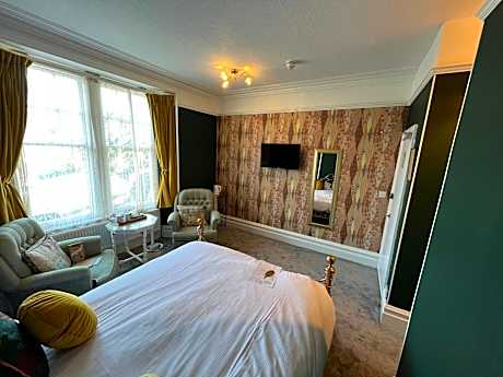 Kirkwood Guest House, free parking, electric car point