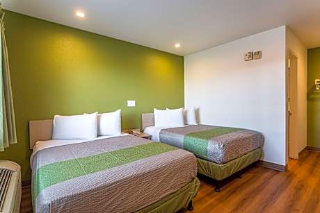 2 Full Beds | Smoking