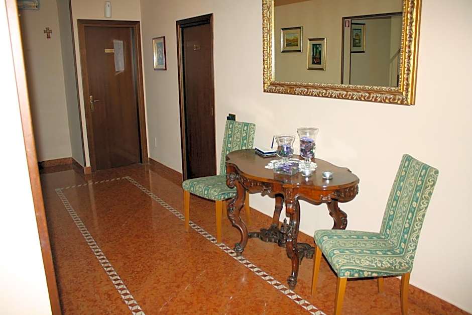 Albergo Ristorante Punta Dell'Est