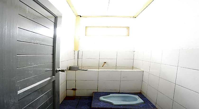 SPOT ON 92529 Penginapan Wisma Bintang Syariah Near MTs Al Ma'arif Kota Bangun