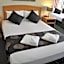 Meadowbrook Hotel