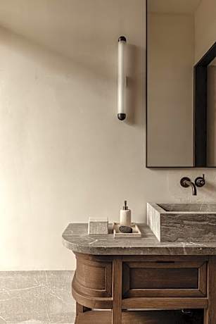 Deluxe Double or Twin Room with Mountain View