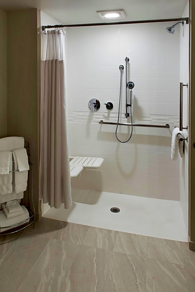 Delta Hotels by Marriott Utica