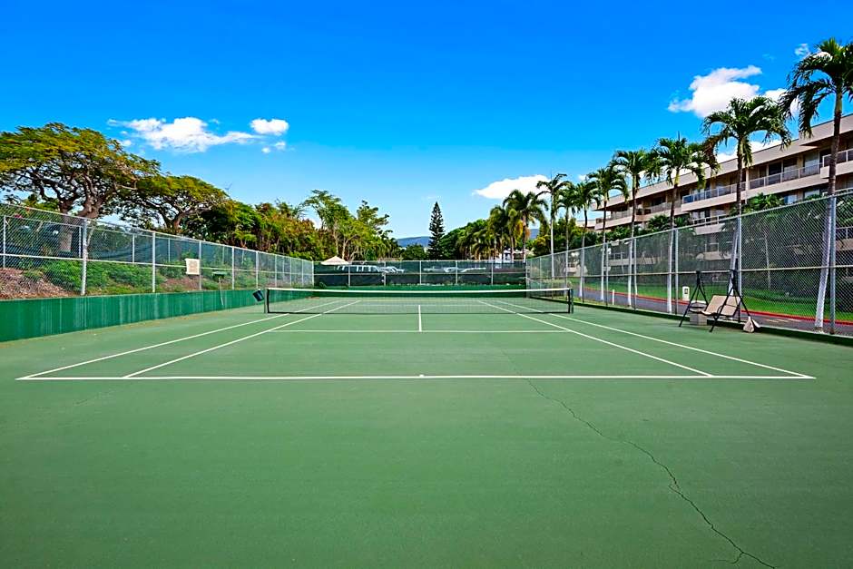 Prime Location! Walk to Beach, Shops & Dining!