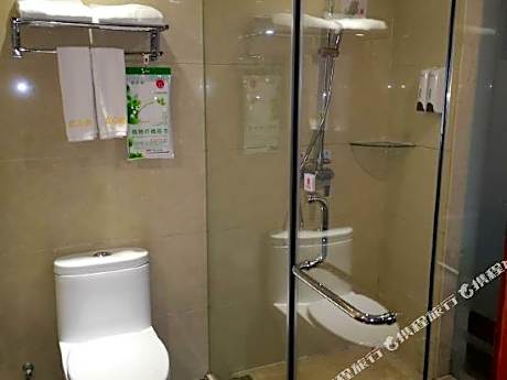 Yiguo Fengqing Holiday Hotel (Beihai Beibu Gulf Plaza Park Road Branch)