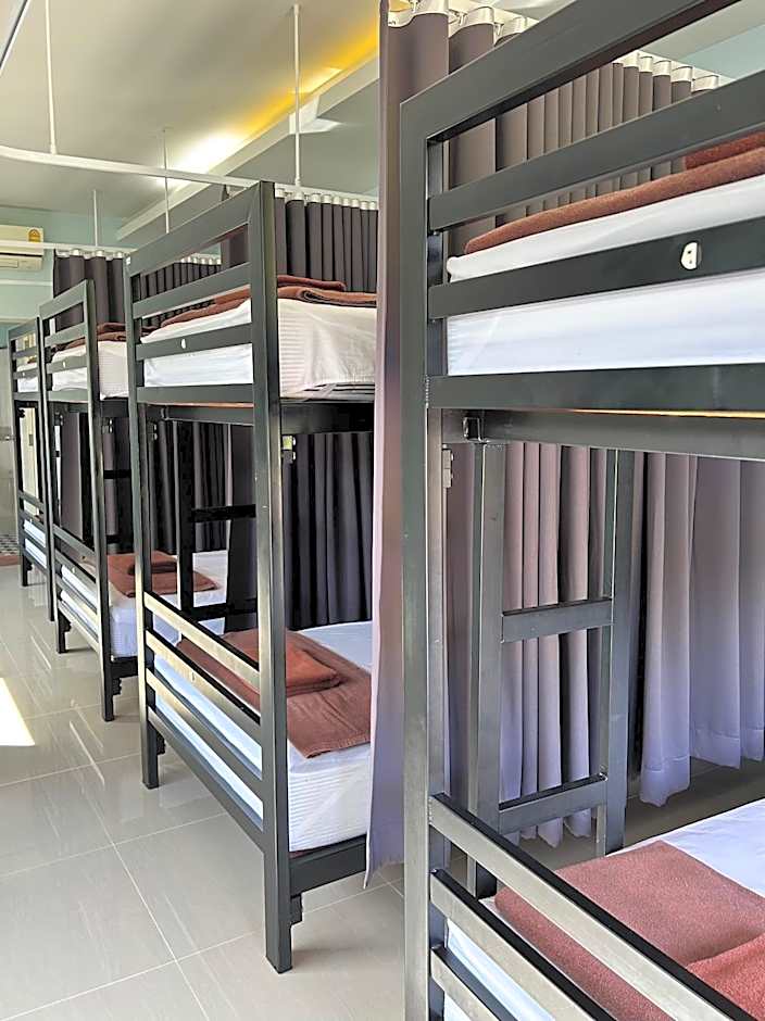 Khaosok Secret Hostel