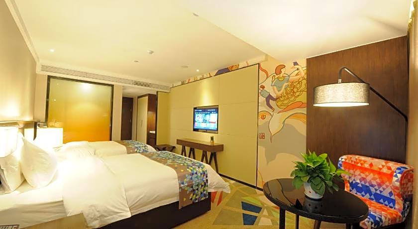 ZMAX Hotel Guangzhou Railway Station Sanyuanli  Metro Station