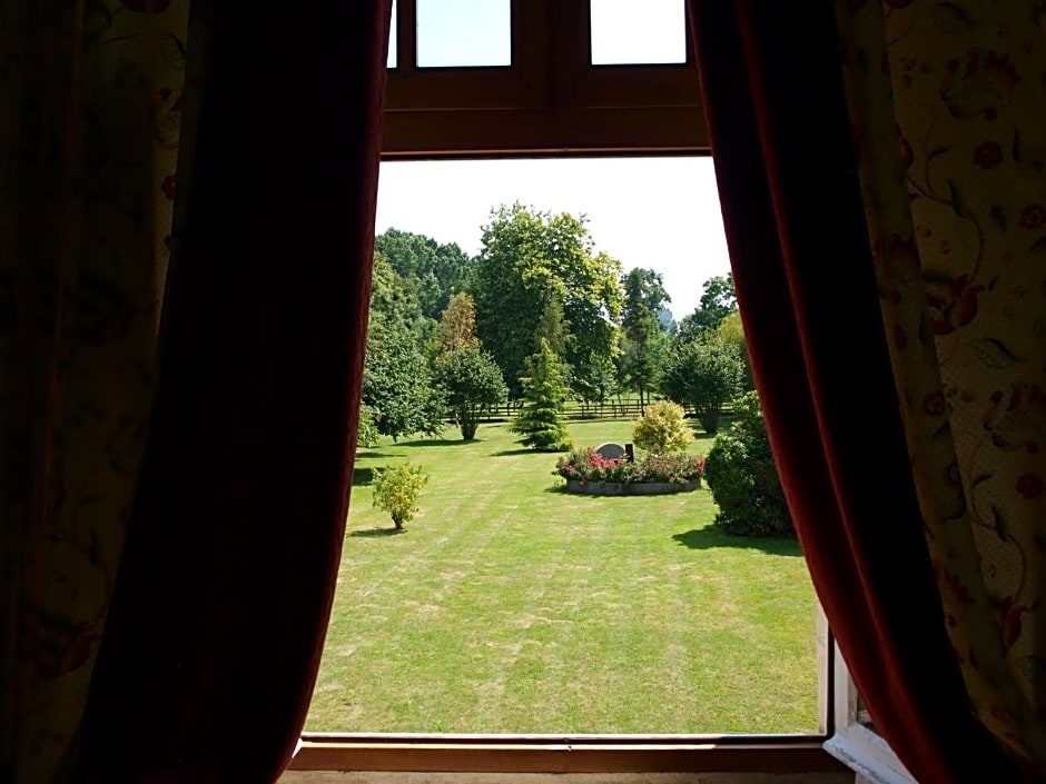 Hôtel Le Manoir De Mathan Crépon à la campagne 5 mn d'Arromanches et 10 mn de Bayeux
