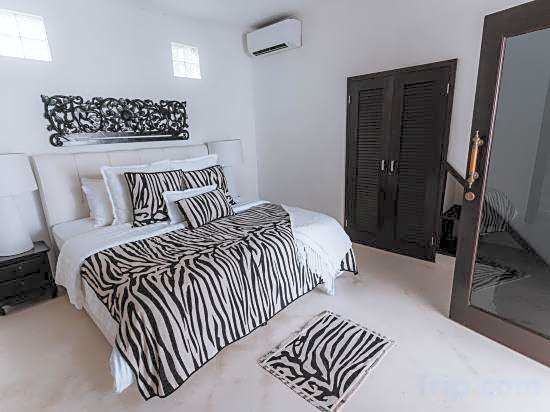 Villa Manis Kecil