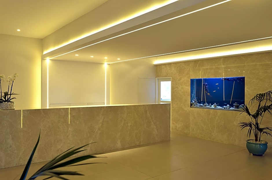 Sunrise Gardens Aparthotel