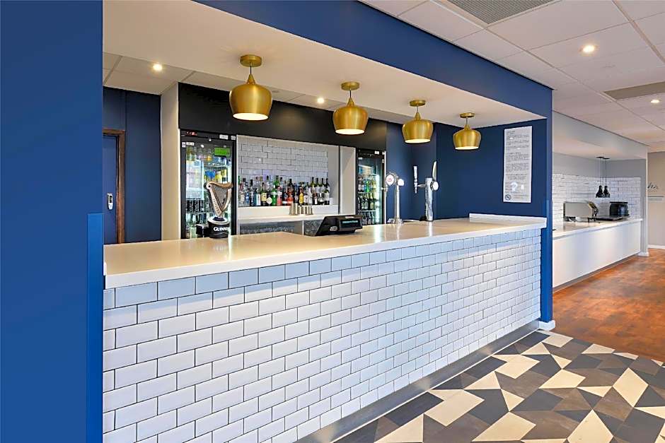 Travelodge Woking Central