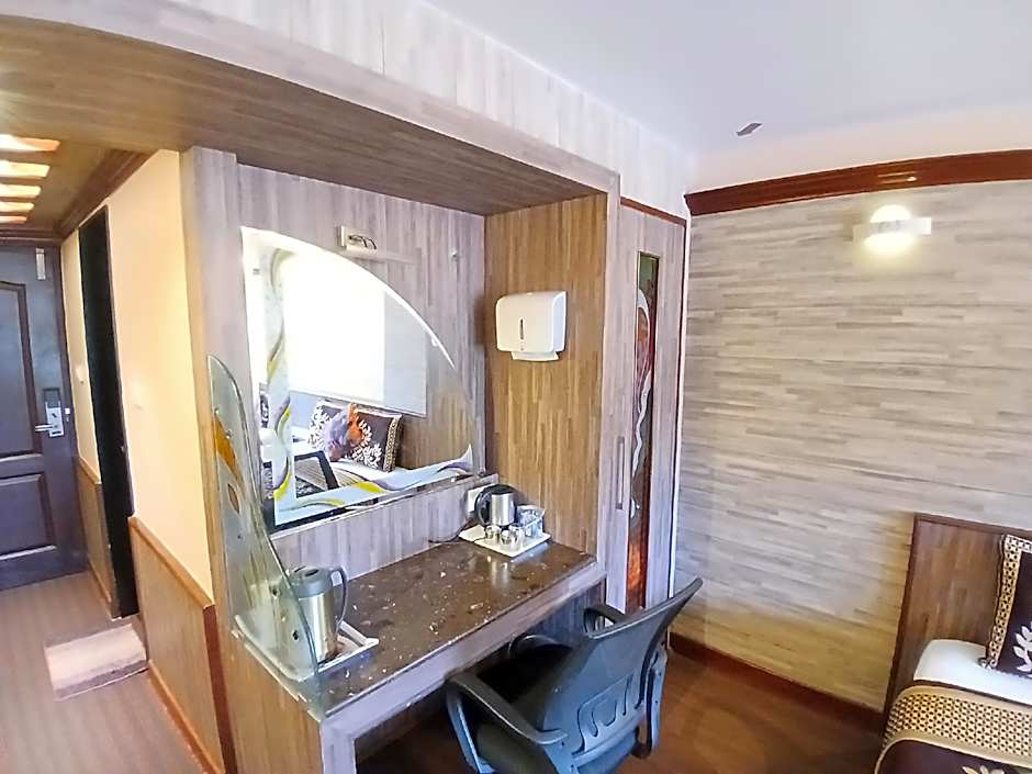 Hotel Astoria Residency
