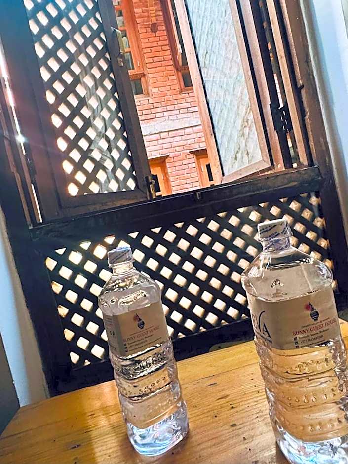 Sunny Guest House and Cafe