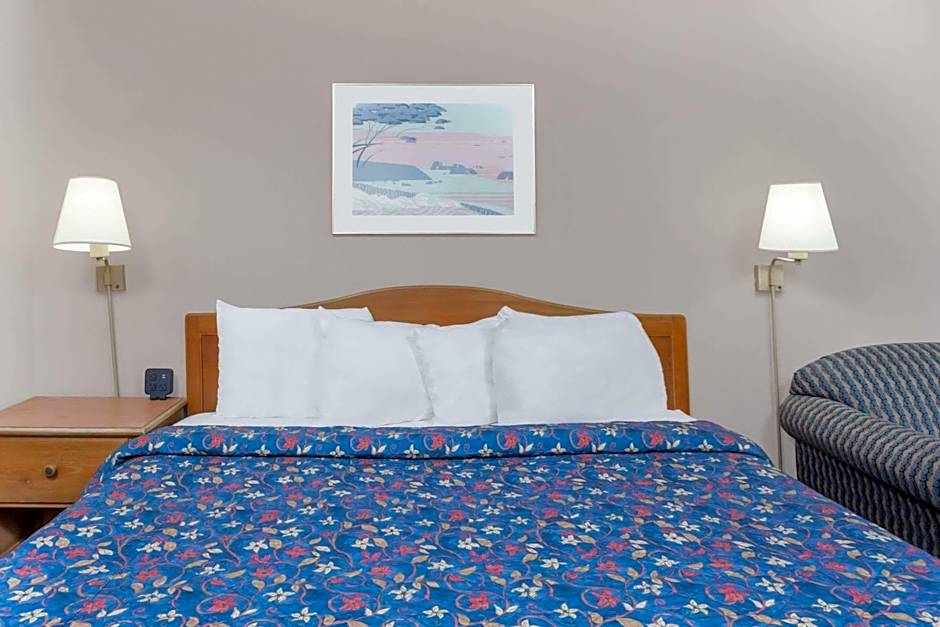 Days Inn by Wyndham Seguin TX