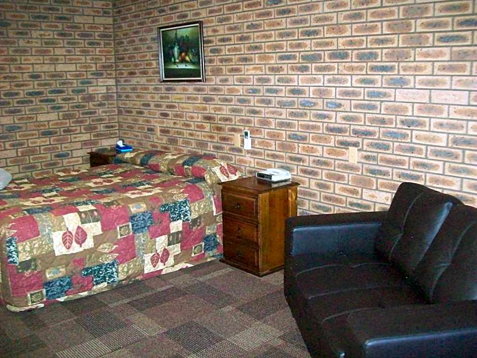 Cobar Town & Country Motor Inn