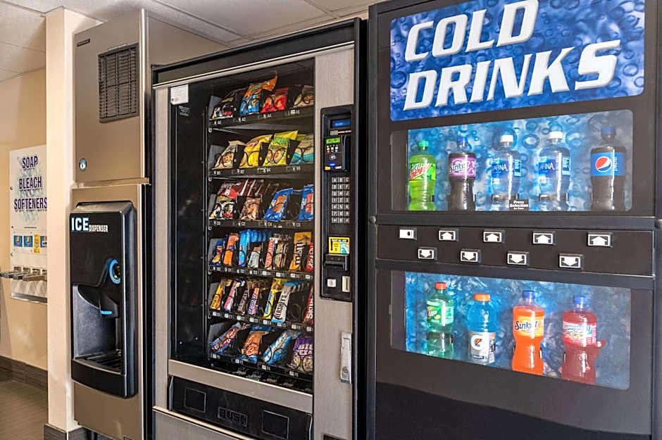 Super 8 by Wyndham Columbus West