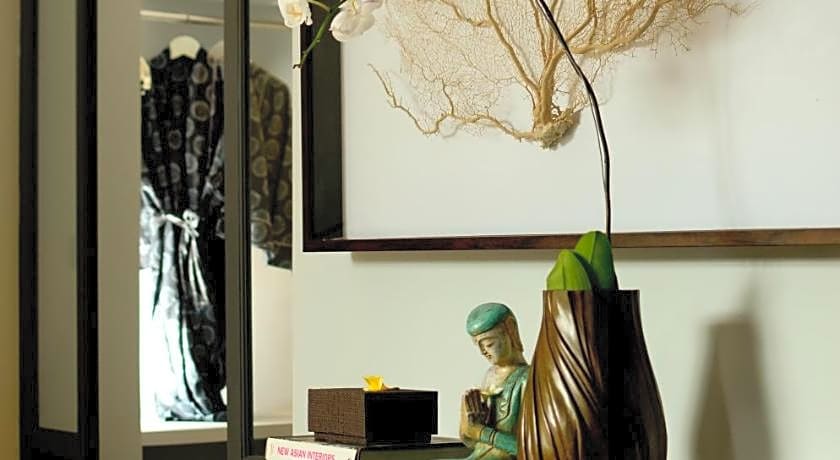 Room & Vespa Suite 1
