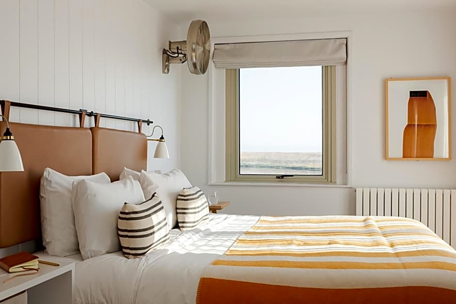 Moonfleet Manor - A Luxury Family Hotel