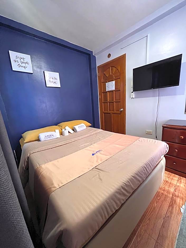 Foto 1 di 5 di Double Room with Shared Bathroom