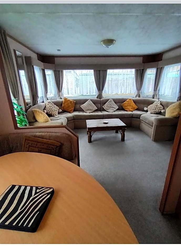 Beautiful 2 bedroomed mobile home