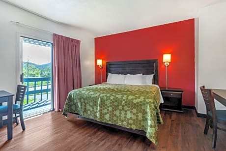 Standard King Room - Non-Smoking