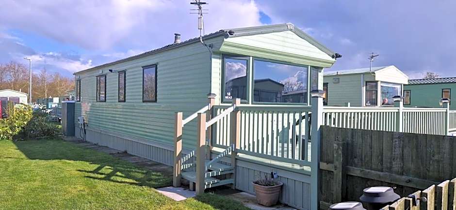 Herons Mead Touring Park and Fishing Lakes - Plot 18